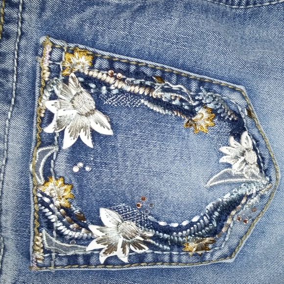 TRUE LUCK Jeans - Decorative Pockets 4 - Picture 8 of 13